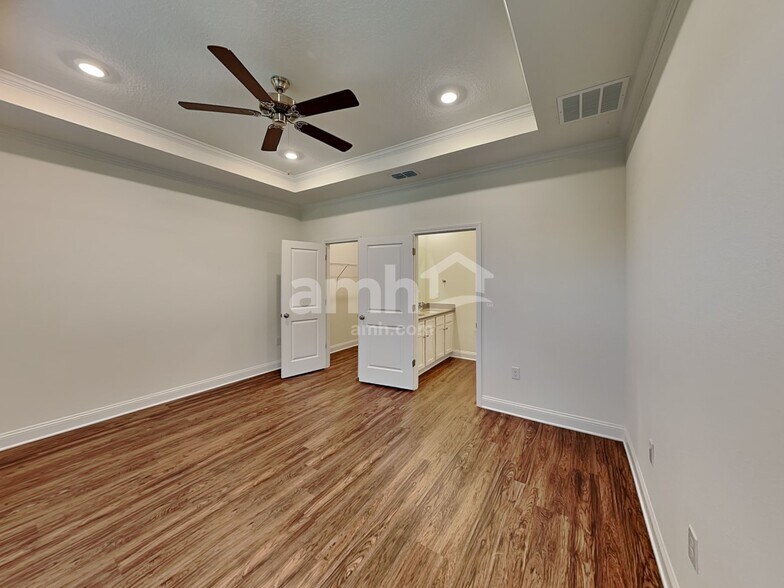 Building Photo - 179 Onate Cir