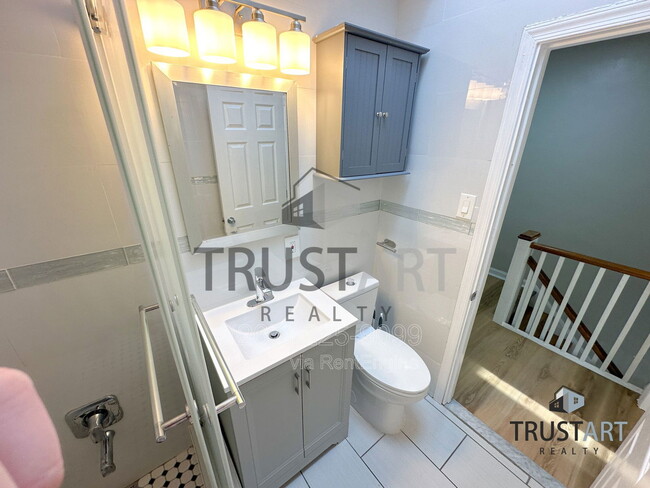 Building Photo - 217 Stevens St