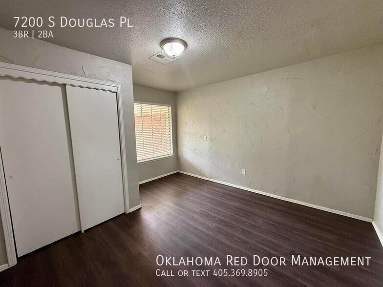 Building Photo - 7200 S Douglas Pl