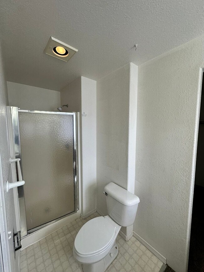 Building Photo - 1409 Maple St