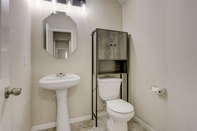 Building Photo - 24722 Allori Ct
