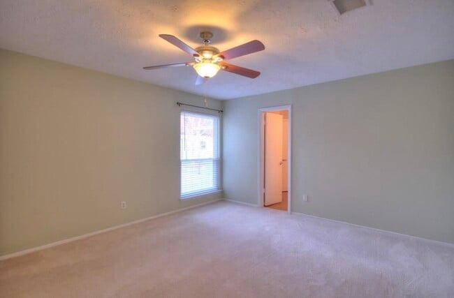 Building Photo - 3039 Becket St