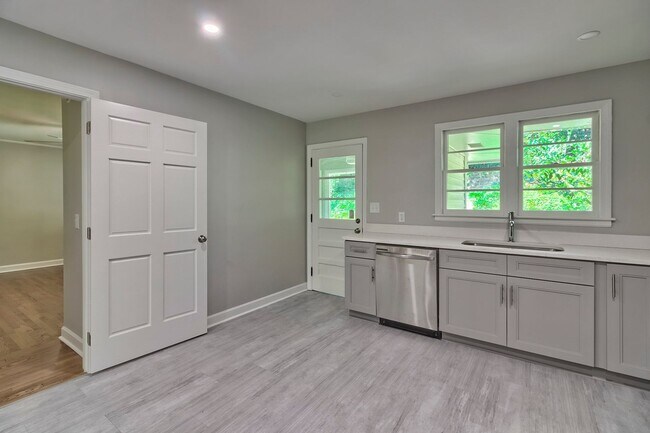 Building Photo - 201 Waccamaw Ave