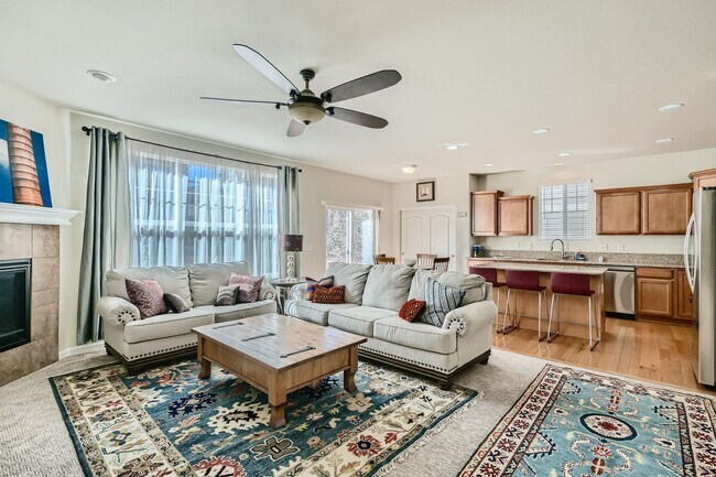 Building Photo - Furnished 4 Bedroom in Anthem Highlands