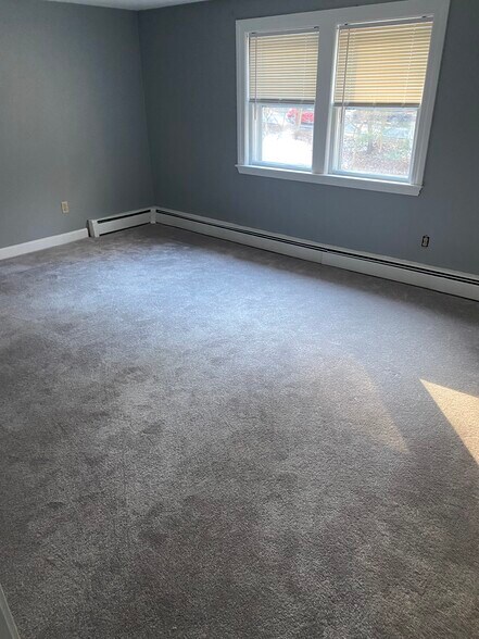 Masterbedroom - 843 Boston Rd