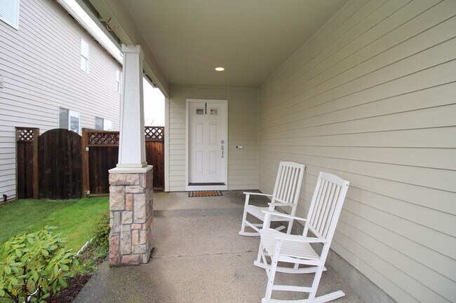 Building Photo - Delightful Newer Construction 3 Bed/2.5 Bath Home in Tranquil Beaverton Neighborhood