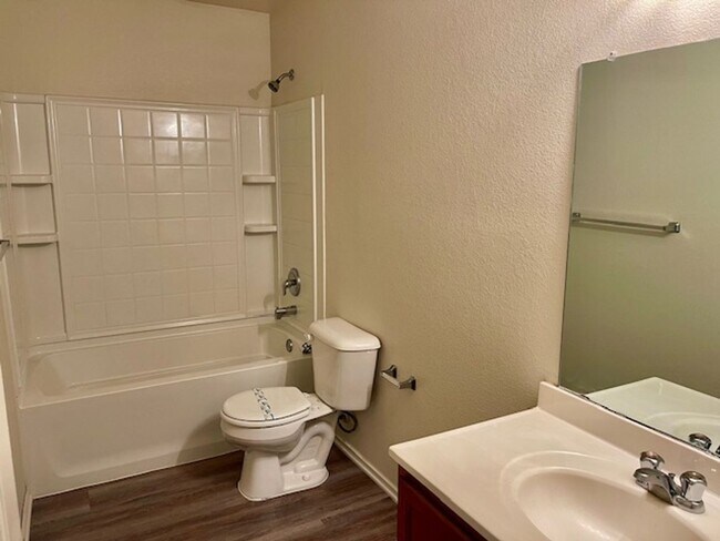Building Photo - Newer 2 Story Home in Burleson with Commun...