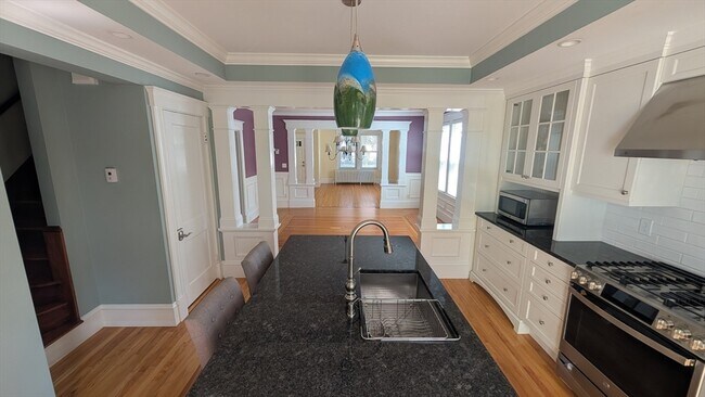 Building Photo - 133 Elmwood Rd
