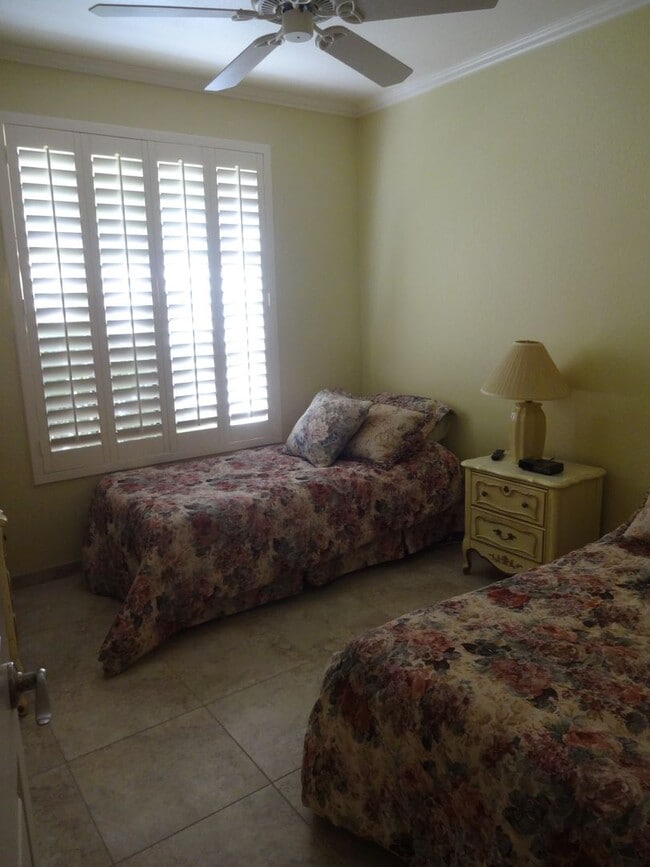 Building Photo - Two bedroom condo