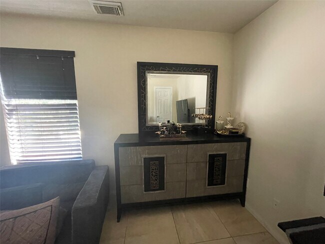 Building Photo - 26864 Calgary Pointe Dr