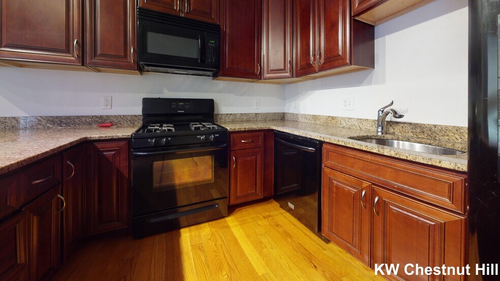 Primary Photo - 10 Cherokee St