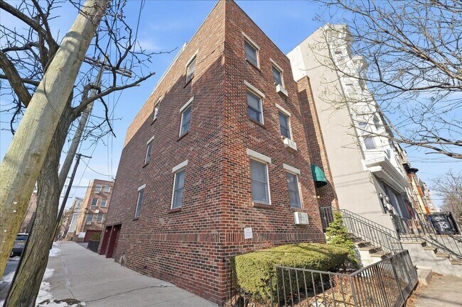 Building Photo - 600 Jefferson St