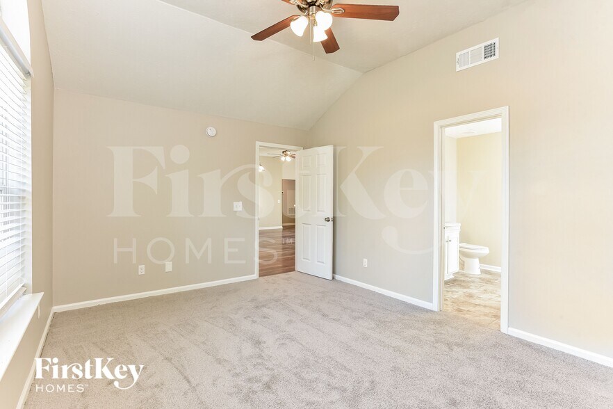 Building Photo - 892 Lavergne Ln