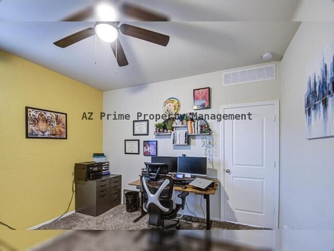 Building Photo - 30945 W Picadilly Rd