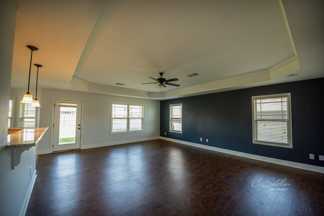Building Photo - Gorgeous home available from June 10th!