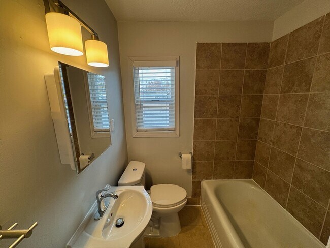 Building Photo - 1079 E 3300 S