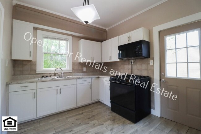 Building Photo - Now available 3 bedroom home