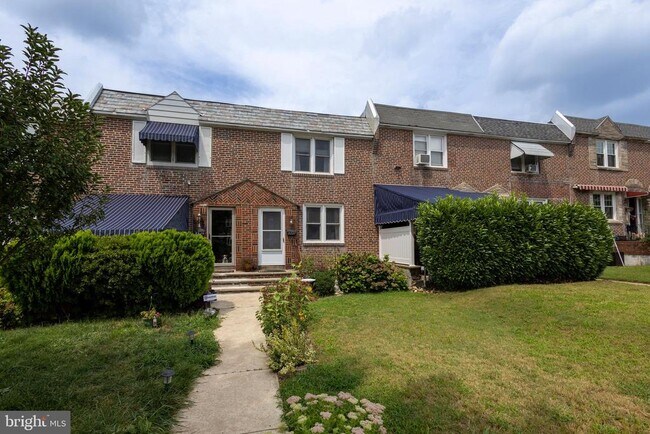 Building Photo - 2227 S Harwood Ave