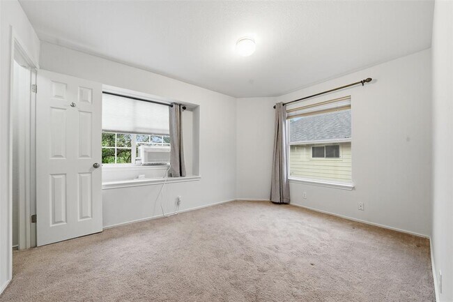 Building Photo - 5801 Marchmont Ln