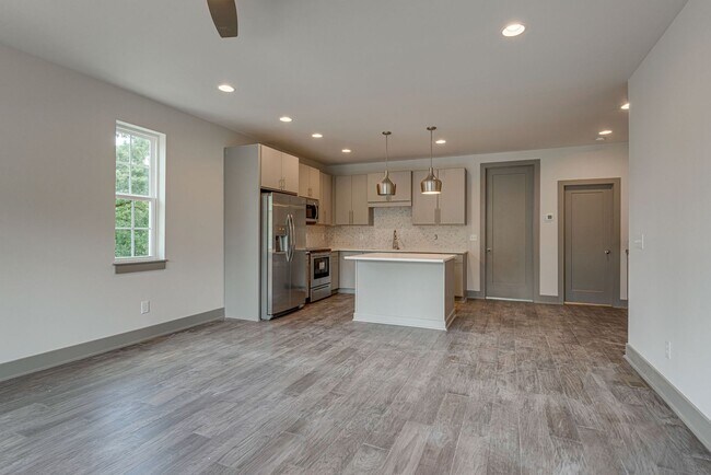 Building Photo - West Nashville Townhome