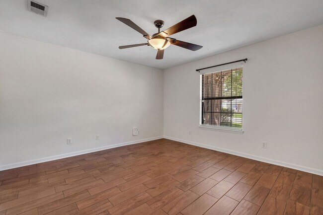 Building Photo - 1193 Tumbleweed Run