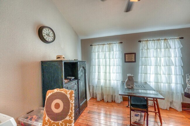 Building Photo - 603 Sunray