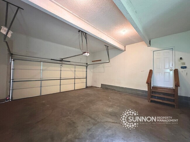 Building Photo - Spacious 4-Bedroom Home in Davis LakeSpacious 4-Bedroom Home in Davis