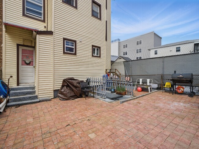 Building Photo - 904 Bergenline Ave