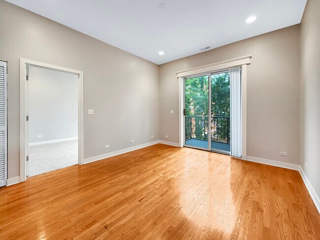 Building Photo - 14 S Leavitt St