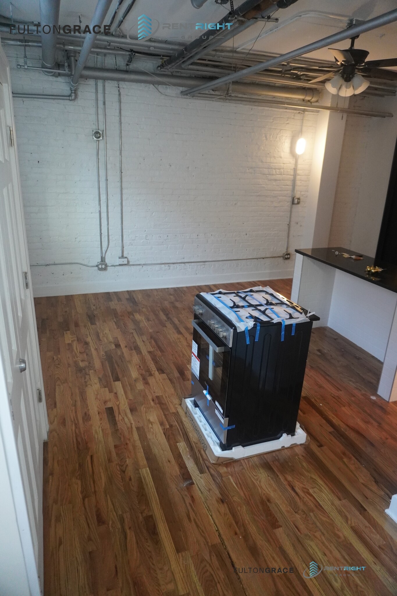 Building Photo - 1712 W Albion Ave