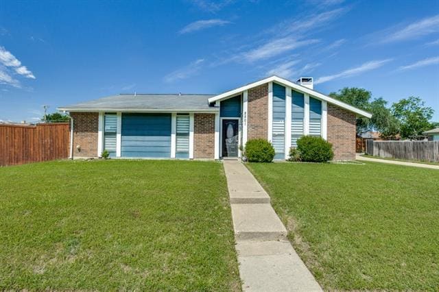 Primary Photo - 2501 Trailridge Dr