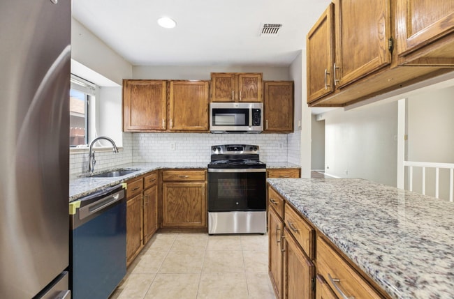 Building Photo - 9706 Autumn Dew