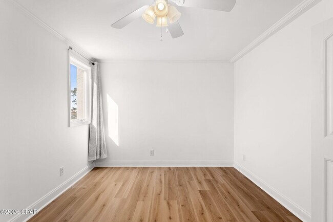 Building Photo - 4726 Bay Point Rd