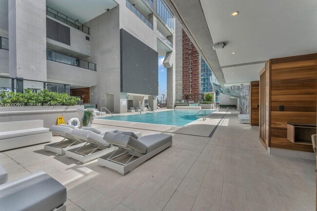 Building Photo - 20 NE 11th St