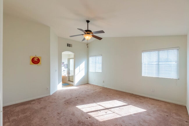 Building Photo - SIngle Family House for Rent in a quiet co...
