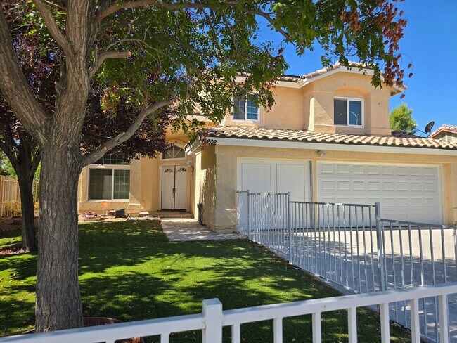 Building Photo - 2602 Overland Ave