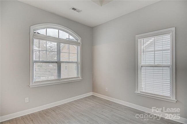 Building Photo - 1553 Pecan Ave