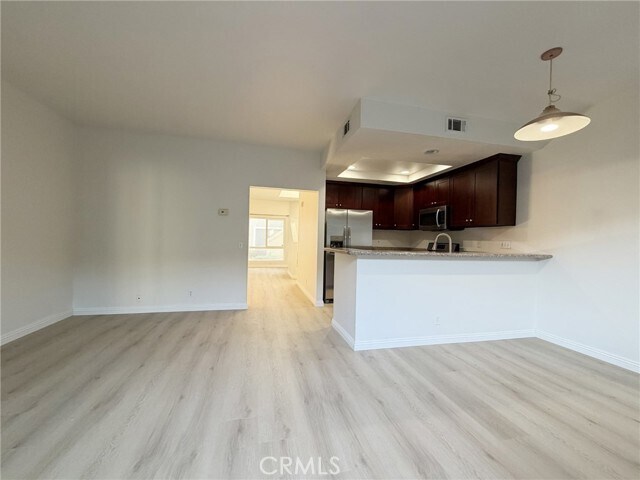 Building Photo - 73 Goldenrod