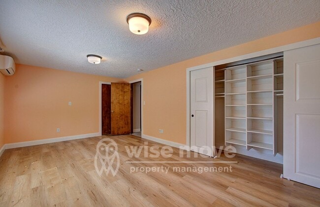 Building Photo - Felida Park- 4 Bedrooms on 1.5 Acres