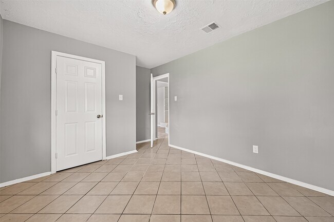 Building Photo - 9903 Towne Tower Ln