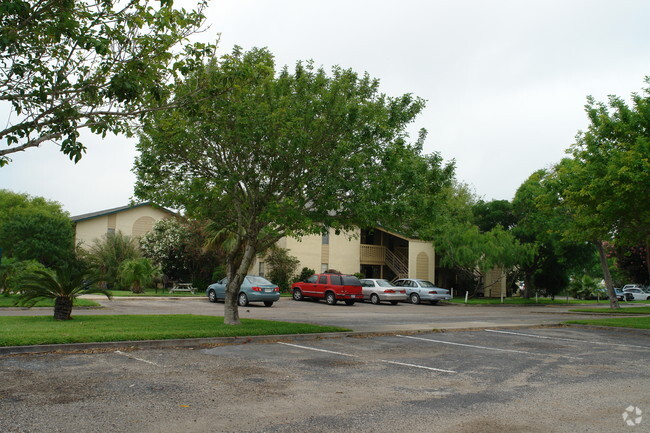 Building Photo - Flour Bluff Apartments