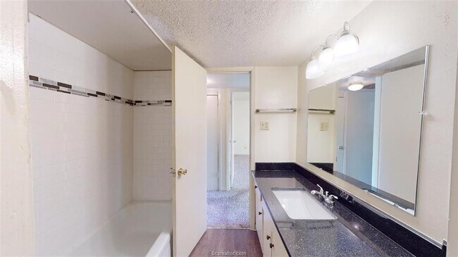 Building Photo - 3800 E 29th St
