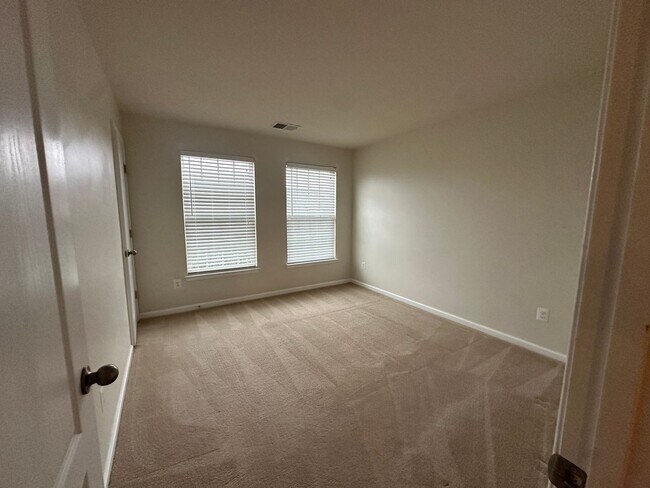 Building Photo - 223 Morlyn Dr