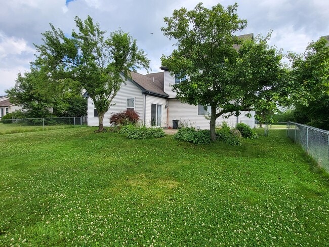 Building Photo - 7851 Thornhill Dr