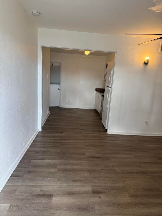 Building Photo - 245 SW 14th Ave