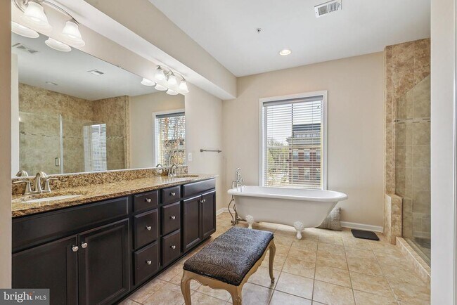 Building Photo - 615 River Mist Dr