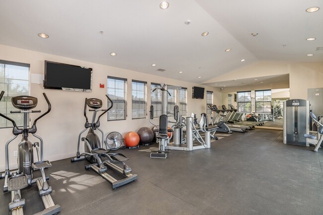 Building Photo - 10648 Woodbridge St