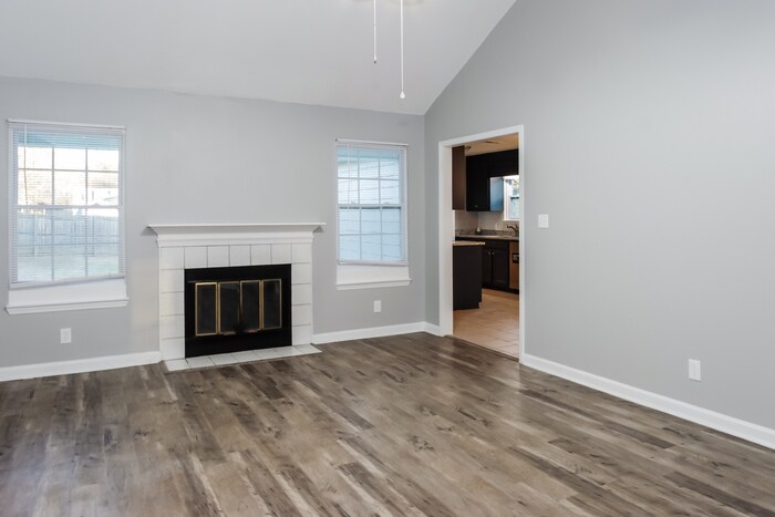Building Photo - 13905 SW Clovis Cir