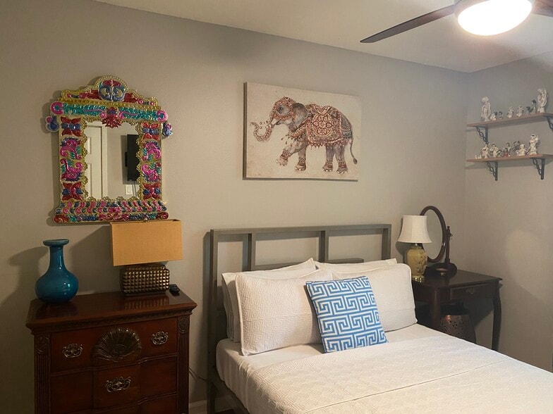 Building Photo - 1804 Holly St