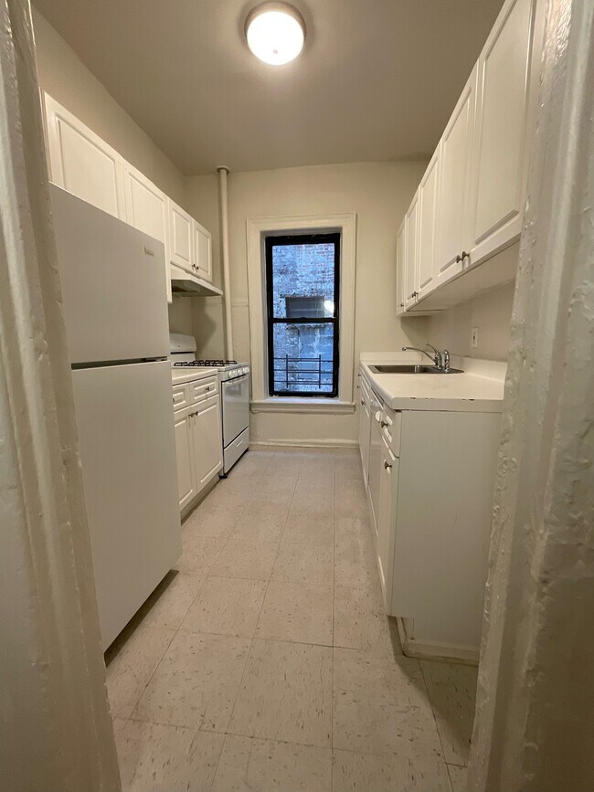 Interior Photo - 502-504 Amsterdam Avenue